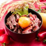 【人気No.2】【たまご付】炙りユッケ風・ハラミ＆ロービー欲張り合い盛り丼（ハラミ・ローストビーフ丼 ハラミと米 心斎橋本店）