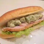 パニーニ(スモークチキンとアボカド・バジルソース)（ちゃま珈琲）