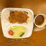 メンチカツカレー（キッチンのとや）