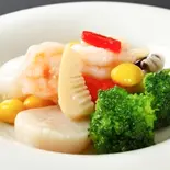 清炒三鮮(三種海鮮と季節野菜の塩炒め)（北京ダック専門店 北京烤鴨店 上野店）