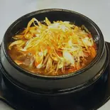 ユッケジャン（本場韓国料理パリパリ8282）