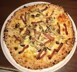 キノコとベーコンのチーズピッツァ Mushrooms,Bacon ＆Cheese Pizza（俺のイタリアン 新橋赤レンガ通）