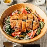 グリルチキンオーバーサラダ(もも肉グリル150g)（TOKYO FITNESS CHIKEN 千川店 高たんぱく・糖質制限）
