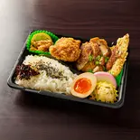 ⑤鶏メンチ＆鶏チャーシュー弁当（なるとキッチン 武蔵小杉北口店）