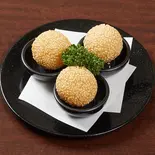 揚げたて胡麻団子 3個（黒門-轍-）