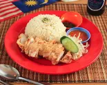 海南チキンライス(揚げ) Malaysian Chicken Rice (Fried)（マレーシア屋台料理 ちりばり 五反田本店）