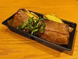 和牛＆WAGYU食べ比べ2種盛り【合計300g】（恵比寿 サクレフルール）