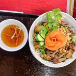 焼き豚肉と冷ビーフン（LONG DEN RESTAURANT）