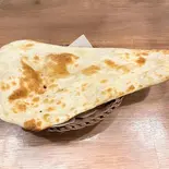 プレーンナン(Plain Nan)（INDIAN HALAL RESTAURANT NEW MAHARAJA）