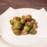 芽キャベツのフリット（dining bar カトレア）