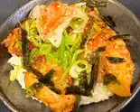 鳥の唐揚げ丼(いざかや 七人の盗賊)