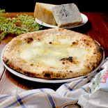 4種チーズのクワトロフォルマッジ(1~2名用)（PAPPARE  NAPOLI 品川フロント）