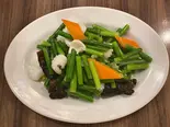 ニンニク芽とイか炒め（谷記 錦糸町南口店）