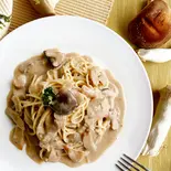 【リピート率NO.1】ポルチーニの香り漂うクリームパスタ【深夜】（パスタデリバリー 25年以上続くホテルクオリティー 六本木 グラテシモ）