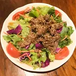 牛焼肉サラダ（亜細亜食堂 サイゴン 上町店）