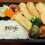 とり天と日替わりおばんざい7品つき弁当（KAWAKENキッチン）