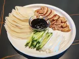 豚スネロール 肘子卷饼（中華ビストロ享京味シャンジィンウェ）
