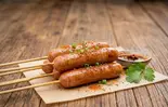 揚げソーセージ串炸香肠)（周記麻辣湯）