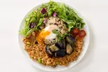 【食物繊維たっぷり】温玉茄子の十八穀米ダイエットカレー Soft-Boiled Egg ＆ Eggplant Mixed Grain Diet Curry（【低糖質・低脂質・低カロリー】ダイエットカレーLAB. 三田店）