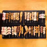 焼き鳥おまかせ46本盛り合わせ Assorted Yakitori 46 Skewers(肉料理すが本)