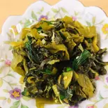 ニラと生姜のタカナしょうゆ漬Dưa cải chua trộn gừng hẹ（フォーゴン）