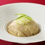 姜葱鶏(蒸し鶏のネギ生姜ソース)（北京ダック専門店 北京烤鴨店 上野店）