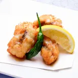 骨なしあんこうの唐揚げ(4個)(本まぐろ中とろ切り落としと次の肉料理 マキバスタイル 芝浦店)