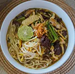 コーレーヌードル/ကော်ရည်ခေါက်ဆွဲ（SHWE KA TAW ASIAN RESTAURANT）