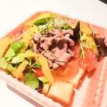 自家製ローストビーフのオープンサンド（ここからカフェ）