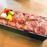 炭火焼ローストビーフ重（炭火焼肉弁当のニュージーランド社）