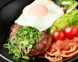 目玉焼きネギ塩だれハンバーグ（GRILLハンバーグキッチン森山）