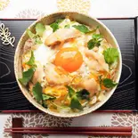 親子丼（京のだし香る『親子丼日和』 Oyakodon biyori）