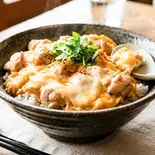 親子丼（鶏暖戯）