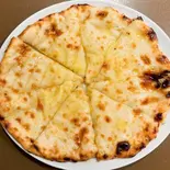 HONEY CHEESE NAAN ハニーチーズナン（SAINO INDIAN NEPALI RESTAURANT）