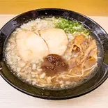 博多深紅ラーメン(とんこつ)（らーめん六長屋）