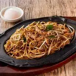 焼きそば大盛温泉玉子入（焼そばの想夫恋 渡辺通店）