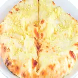 チーズガーリックナン Cheese Garlic Nan（インドネパールレストランニューサンティ）
