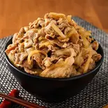 【豚肉の定番メニュー】旨極生姜焼きメガトン(お肉400g)（オーシャンダイニング池袋店）