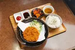 みっちりメンチカツ定食（早稲田モンスターズ キッチン）