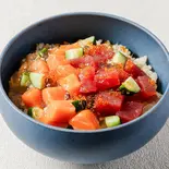 F1|二色丼(まぐろ、サーモン) Salmon and Tuna bowl(醤油をかけない海鮮丼 うみさち 三田店)