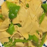 尖椒干豆腐(青唐辛子と干し豆腐の炒め物)（辛苑 上野店）