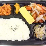 鶏の甘酢弁当（金の羽根たまご）