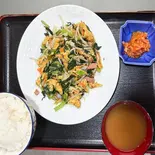からし菜とフーちゃんぷるー（お食事処のりちゃん）