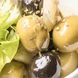 オリーブのマリネ盛り合わせ（横浜市場食堂グリルエトナ）