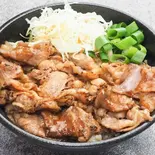 牛カルビ丼（豚めし家 なんばパークス前店）