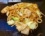 焼きそば(豚・キャベツ・もやし)（お好み焼 もんじ）
