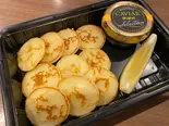 贅沢!丸ごと1瓶キャビア(俺のフレンチ 神楽坂)