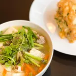 SOUP・豆腐と春雨と肉団子のあっさり味スープ（エカマイ屋台）