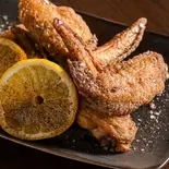 手羽先の唐揚げ4本（酒と肴 めから鱗）