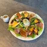 生ハムと温玉サラダフレンチ（MUC COFFEE ROASTERS）